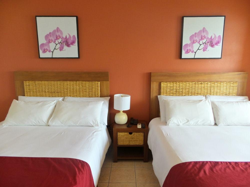 Flamboyant Hotel & Villas St. George's Buitenkant foto